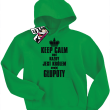 Keep calm and każdy jest królem swojej głupoty zabawna dziecięca bluza z kapturem - zielony